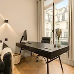 Champs-Élysées Studio with Air Conditioning 4 people
