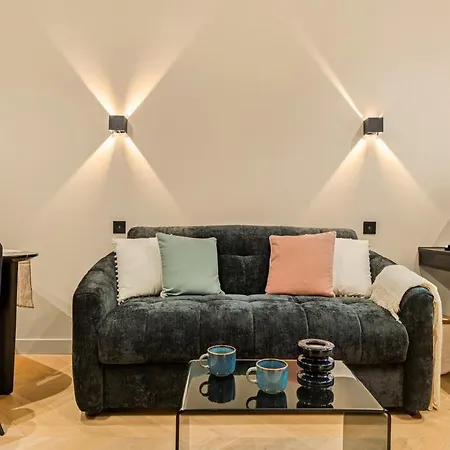 Champs-Élysées Studio with Air Conditioning 4 people